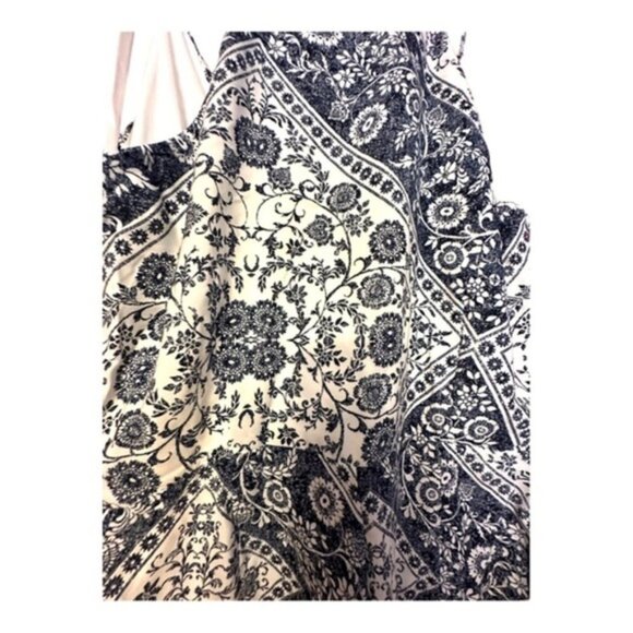 NWOT Women’s One Clothing Los Angeles Bandana Romper Medium - Picture 6 of 7